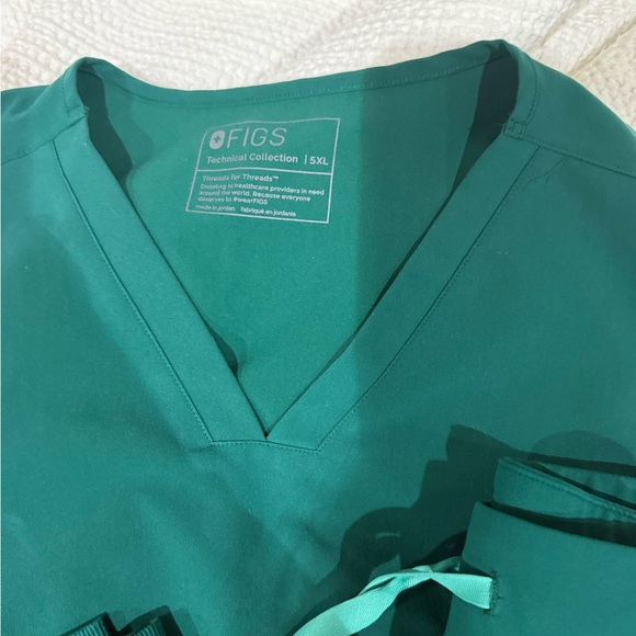 Figs Scrub Set - Picture 2 of 4